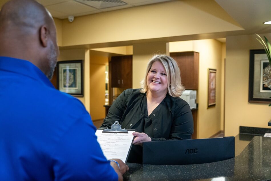 patient visiting a dentist in Little Rock, AR